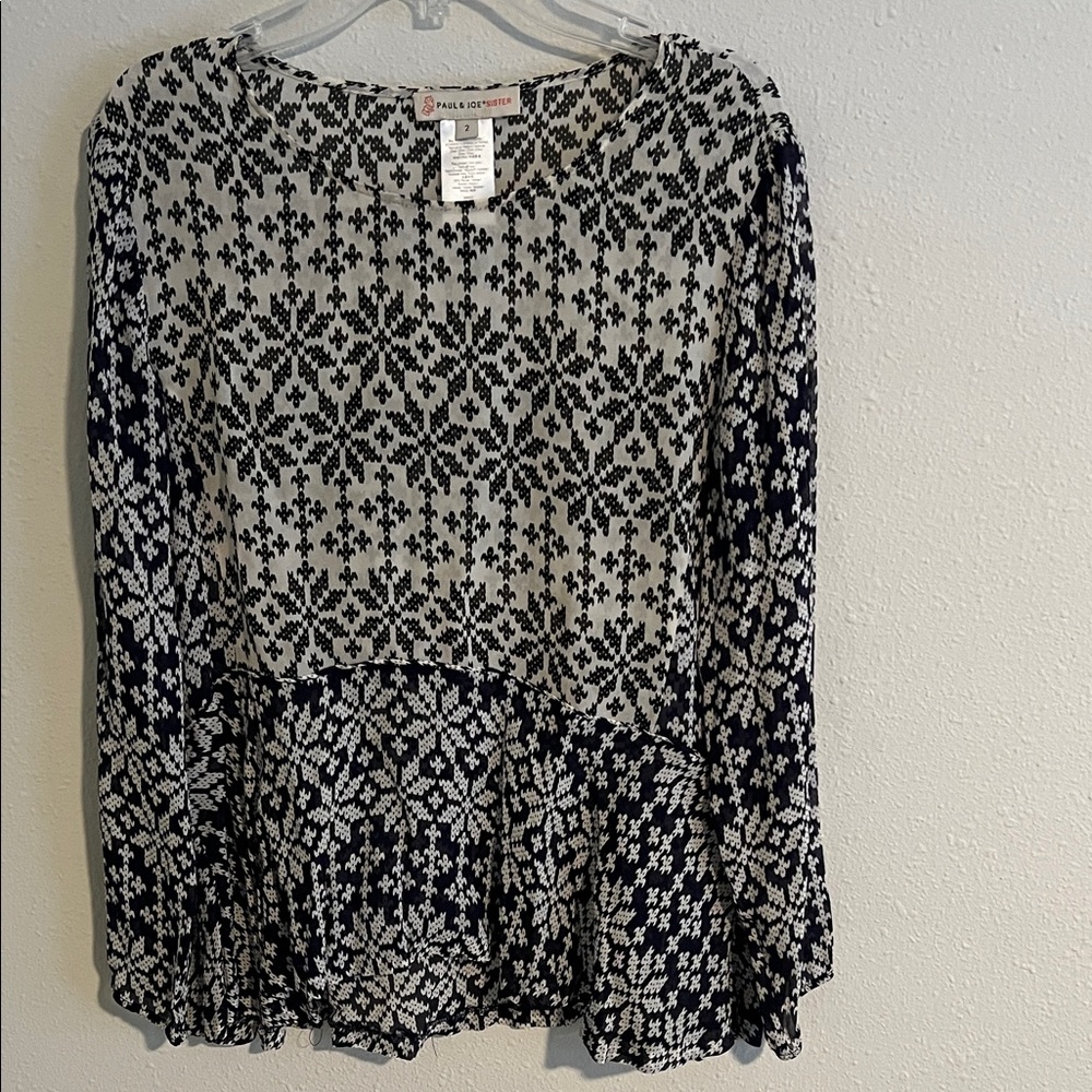 Elegant Black, white and Navy Patterned Blouse Size 2